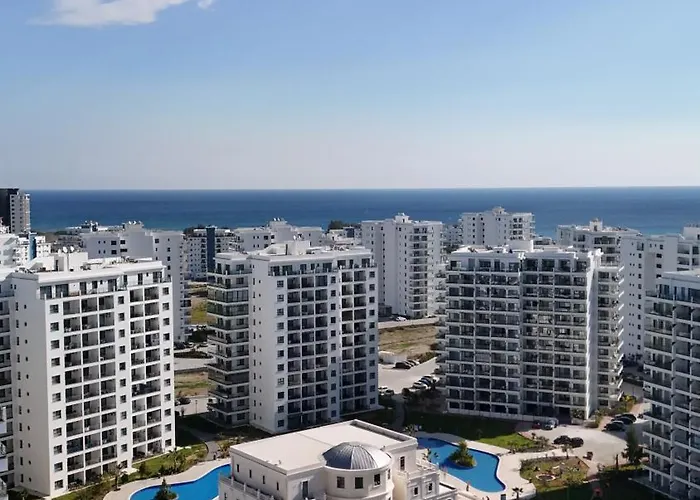 Caesar Amelius * Trikomo